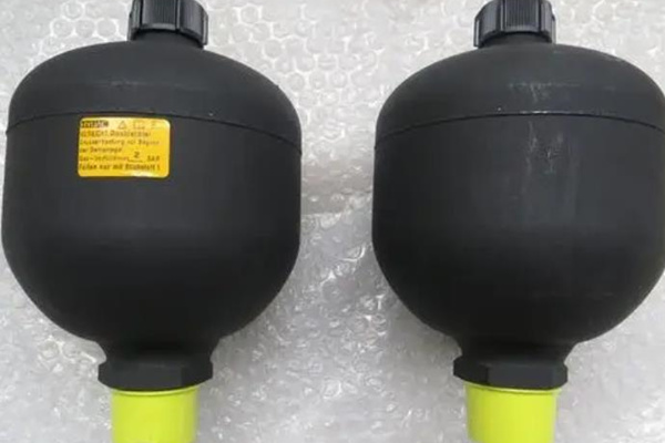 蓄能器充氣工具不會(huì)使用？這份使用指南要收好！ 圖1